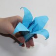 Fleur de lys origami