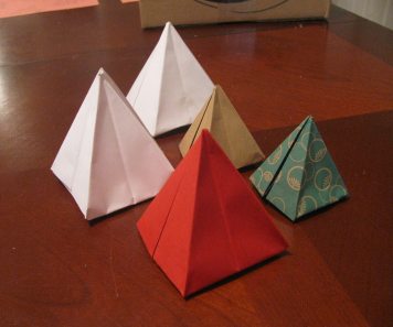 origami pyramid