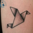 Tatouage origami oiseau